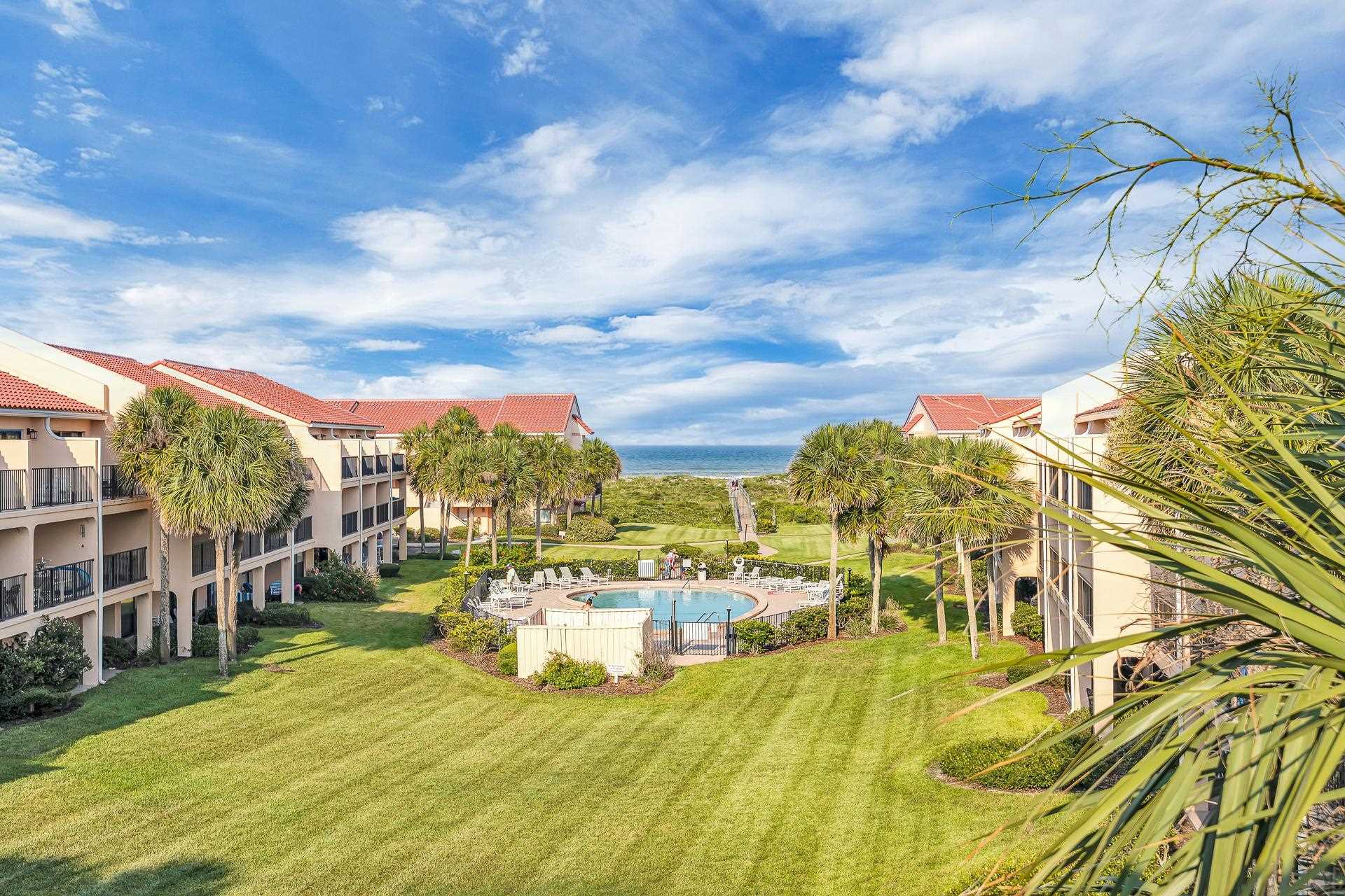 Ocean/pool view