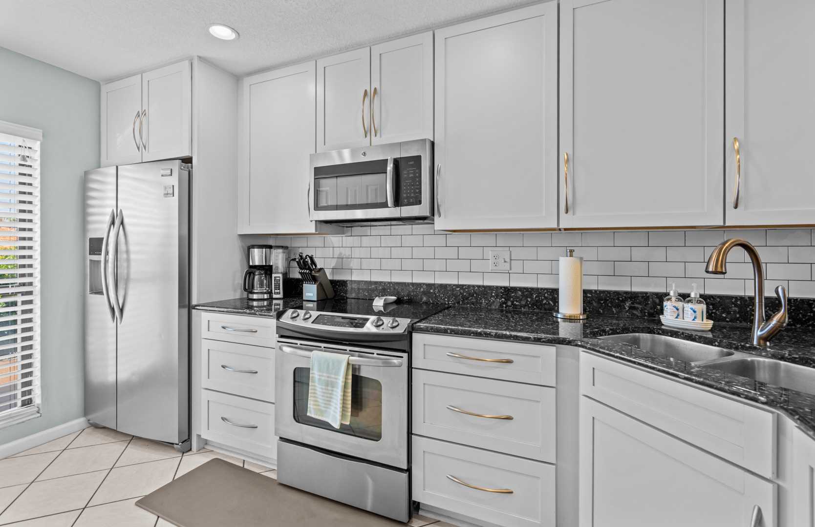 Fully Furnished Kitchen